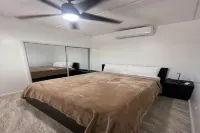 New Remodeled Modern 2 Bed, AC, Generator