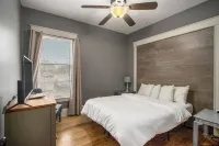 NEW 1st Floor Victorian Flat in Downtown Kalamazoo