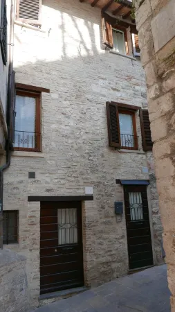 Independent apartment in the historic center of Gubbio Отели рядом с достопримечательностью «Palazzo dei Consoli and Museo Civico»