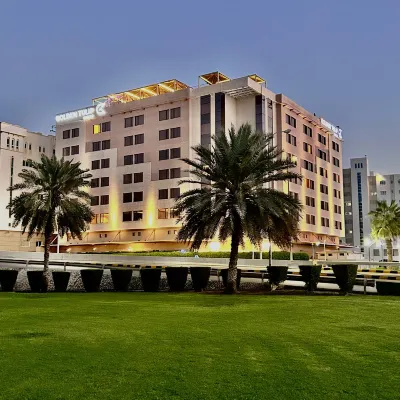 Golden Tulip Muscat - parking