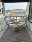 New 5BD Near UNL & DT - Poker Table & Games