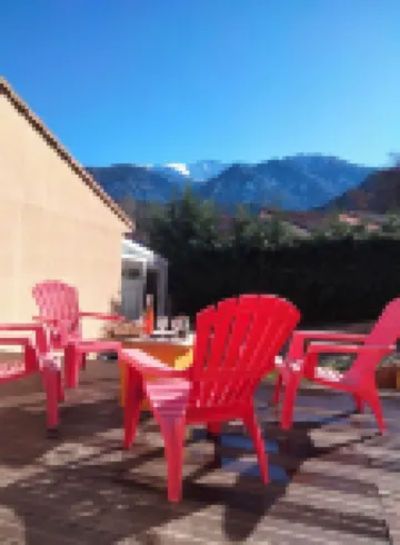 Amandier du Canigou A new, single-storey, detached house facing the Canigou mountains 韋爾內萊班酒店