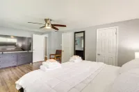 Bright Pinellas Park Getaway w/ Private Pool! - 3-Sterne
