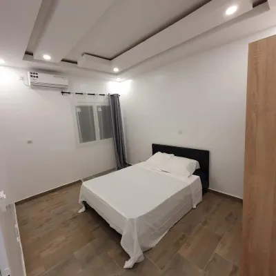 A 5minute de la ville, Transport accessible, zone calme et sécurise. Hotels near Zam Zam 1