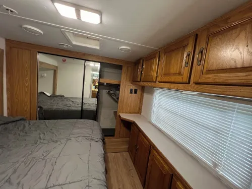 Cozy 1-bedroom mobile home in tranquil Melrose with AC, WiFi