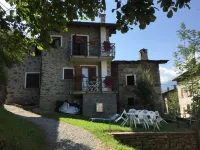 Two-room vacation immersed in the nature of Valtellina