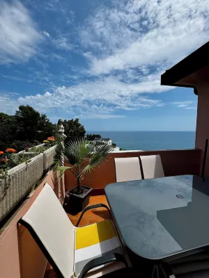 Relaxing 3BR w/ Sea View Terrace in Arenzano Hotels in Arenzano