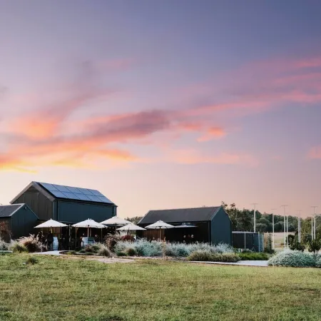 Cascade - Luxe 2-bedroom villa at Small Batch Brewery & Hop Farm on 40 acres