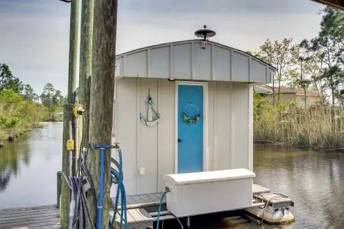 Bay St Louis Houseboat 6 Mi to Old Town and Beach! - Haustierfreundliche