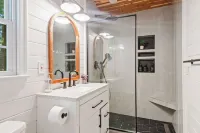 Cozy Lakeview Retreat in Tuscaloosa - 2 bedrooms