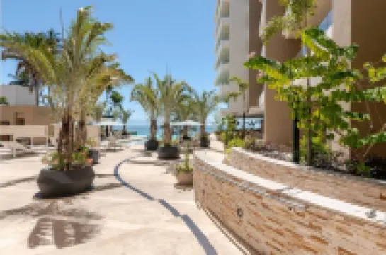 New beachfront condo with pool and ocean views in welcoming Bucerías