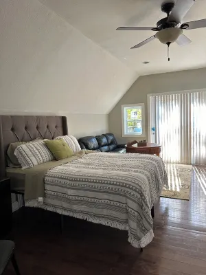 Charming 1-bedroom house in fabulous London with AC, WiFi Levi Jackson Wilderness Road Park附近的飯店