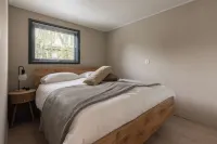 Luxury and new 4p chalet in wooded area on the edge of the Veluwe Hotels in Putten