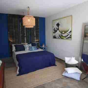 Sea views with infinity pool, jacuzzi Rooms