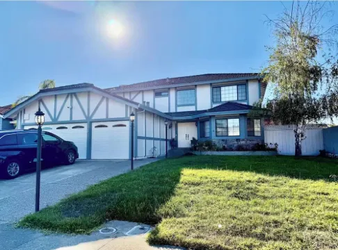 Charming 4-bedroom house with fitness room & family room in delightful Vallejo