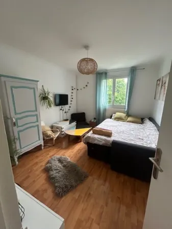 SPACIOUS AND LUMINOUS HOUSE with garden near CAEN