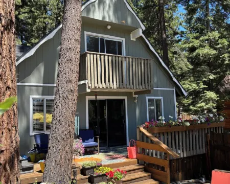 Quiet 1 Bdrm walk to beach & trails.  Close to ski areas. Hotels in Kings Beach