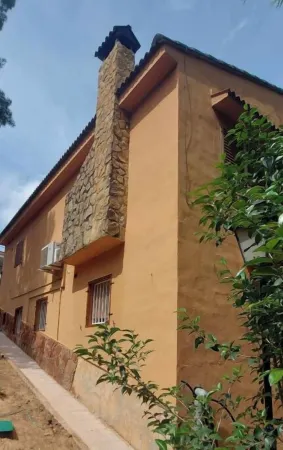 Loft in the villa, swimming pool, parking, enclosed garden.