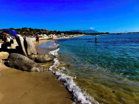 Sunflower Apartment Отели рядом с достопримечательностью «Supramonte di Baunei»