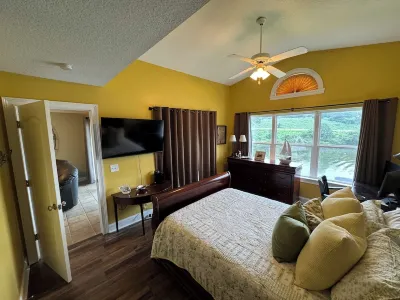 Condo with Awesome Lake view. โรงแรมใน