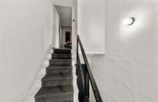 Cozy Midcentury 2Bd - Walk to Restaurants, Westport, & Museums - Free Parking