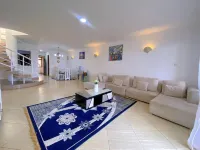2-bedroom apartment in charming Mombasa with fitness room, WiFi, AC