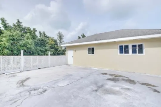 Spacious 1BD w/BBQ near Bahamar Hotels in 