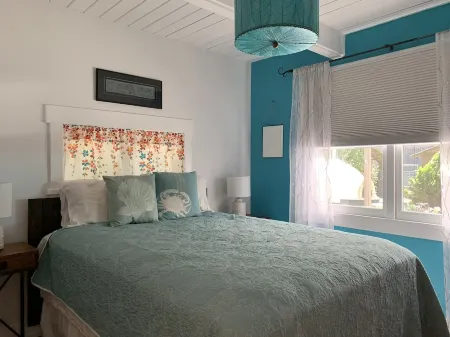 Living the Napa dream in this ideally located Yountville cottage.