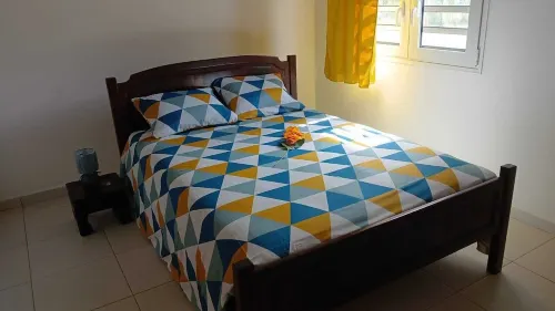 Quiet accommodation in greenery with swimming pool 5 minutes from shops and beaches