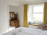 Breathtaking sea views, parking, beaches...  your ideal home away from home.