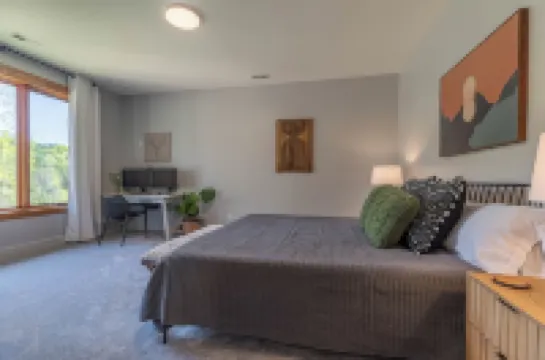 Stylish Retreat with Views, Gym & Prime Location!