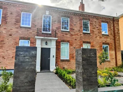 Luxury and Grandeur with city view balcony! Hoteles cerca de Universidad de Swinburne