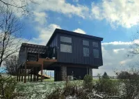 The Overlook; A Romantic Treehouse for Two