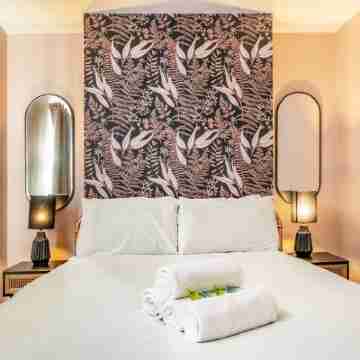 Luxury Townhouse 2BR | Belfast's Best Area Rooms