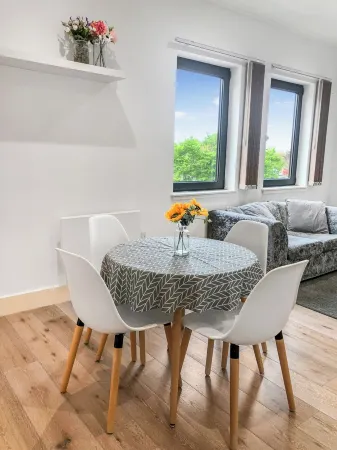 1-Br Apartment next to London Heathrow Airport | 3 Beds | Free Parking Отели рядом со станцией Хейс и Харлингтонский железнодорожный вокзал