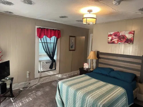 Charming 4-bedroom house with WiFi and AC in delightful Jonesboro