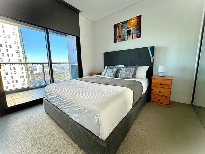 Spectacular views of this amazing Olympic Park apartment (entire place) 시드니 쇼그라운드 주변 호텔