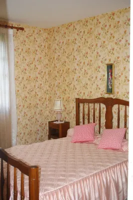 "Les Roses Trémières" Dordogne, close to swimming, hiking and shops