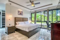 Exquisite 7-Bedroom Mansion in Escazú featuring Heated Pool, Jacuzzi, & Full AC. Hotels in Escazu