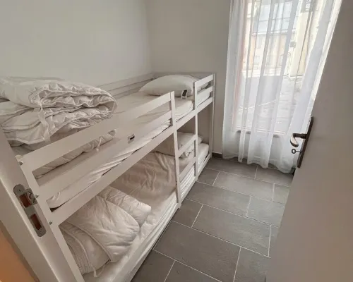 Standing apartment, heart of Bareges village, close to amenities, sleeps 1 to 8 Hotels in Bareges