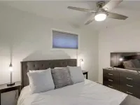 Family House: Pool, Games & Boat Parking Hotels in Huron