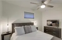 Newly remodeled! Pool/Game Room/WiFi/Trailer Parking, Close to area attractions!