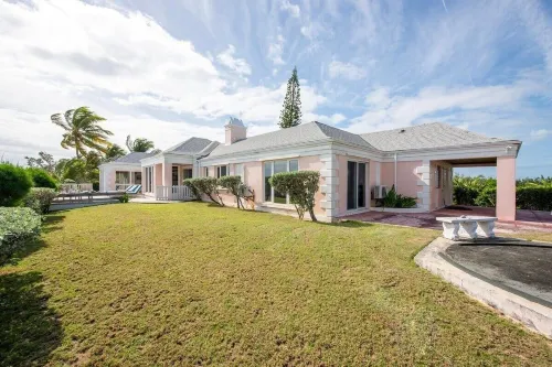 Palm Hill House 4 Bedroom Home - parking