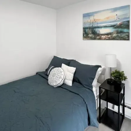 Bright 2BR by Boston Waterfront