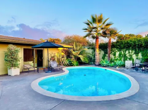 Your dream home! 3-bedroom house + guest house & pool in  Carpinteria.