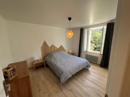 5-person chalet-style loft with garden