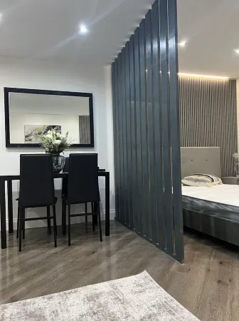 Massive Luxury Garden Studio/Gym Access (Studio T)