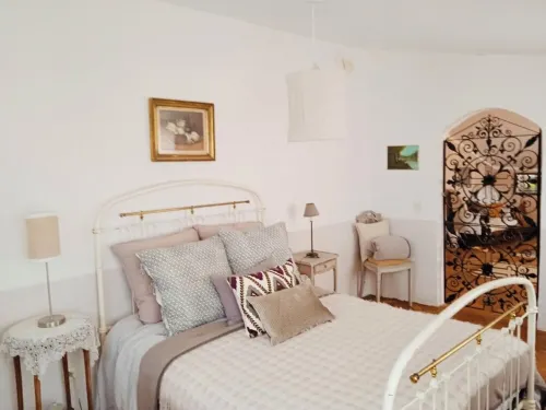 A L'ombre des Dentelles Maison du 13ème Siècle Entièrement Restaurée Hotels in Sarrians