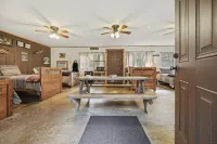 Cozy KOI COVE with AC and WiFi at magical Mulberry Gap!