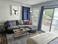 Cozy, Clean,Fantastic Lake View